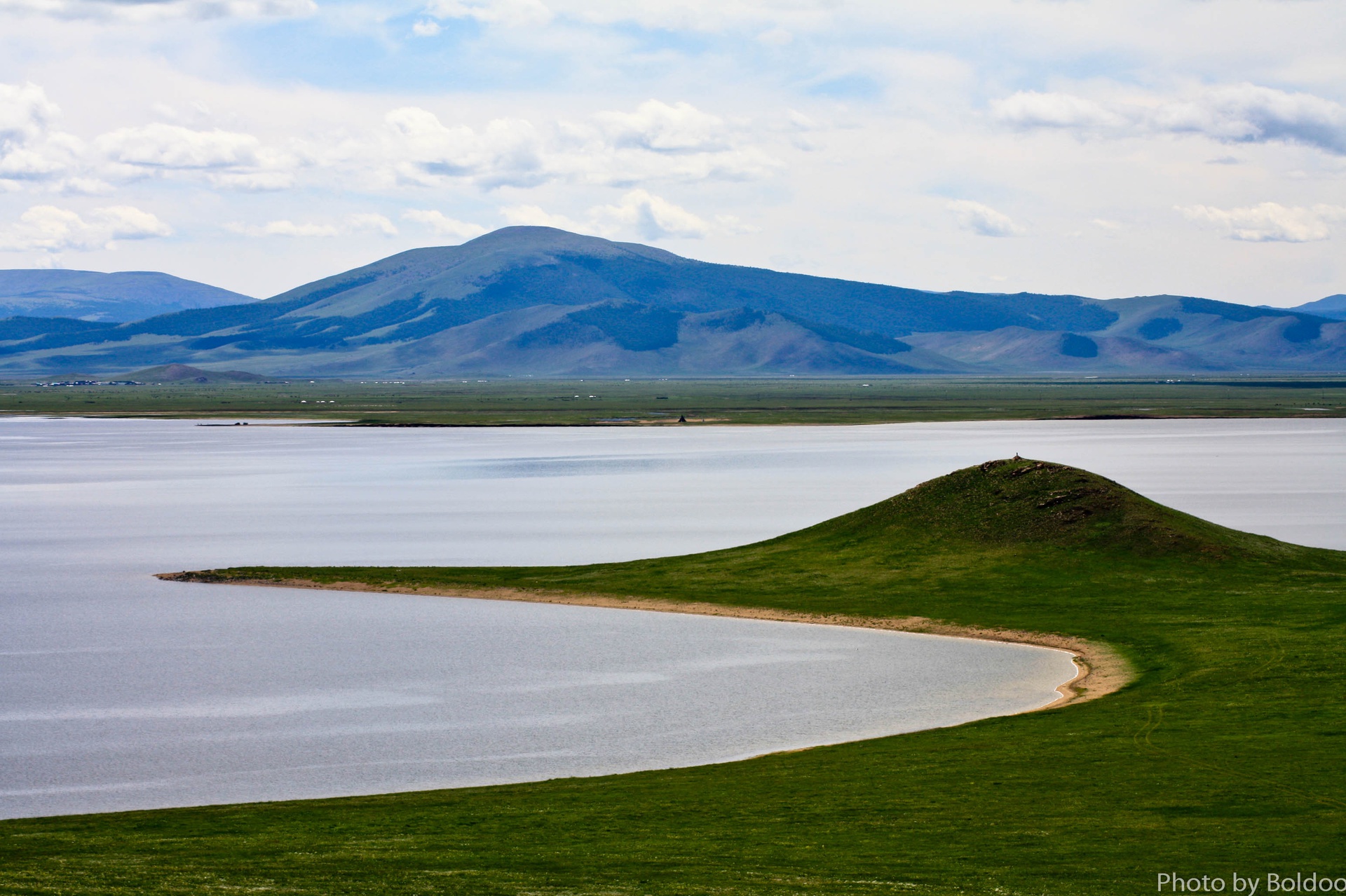 Terkhiin Tsagaan Lake